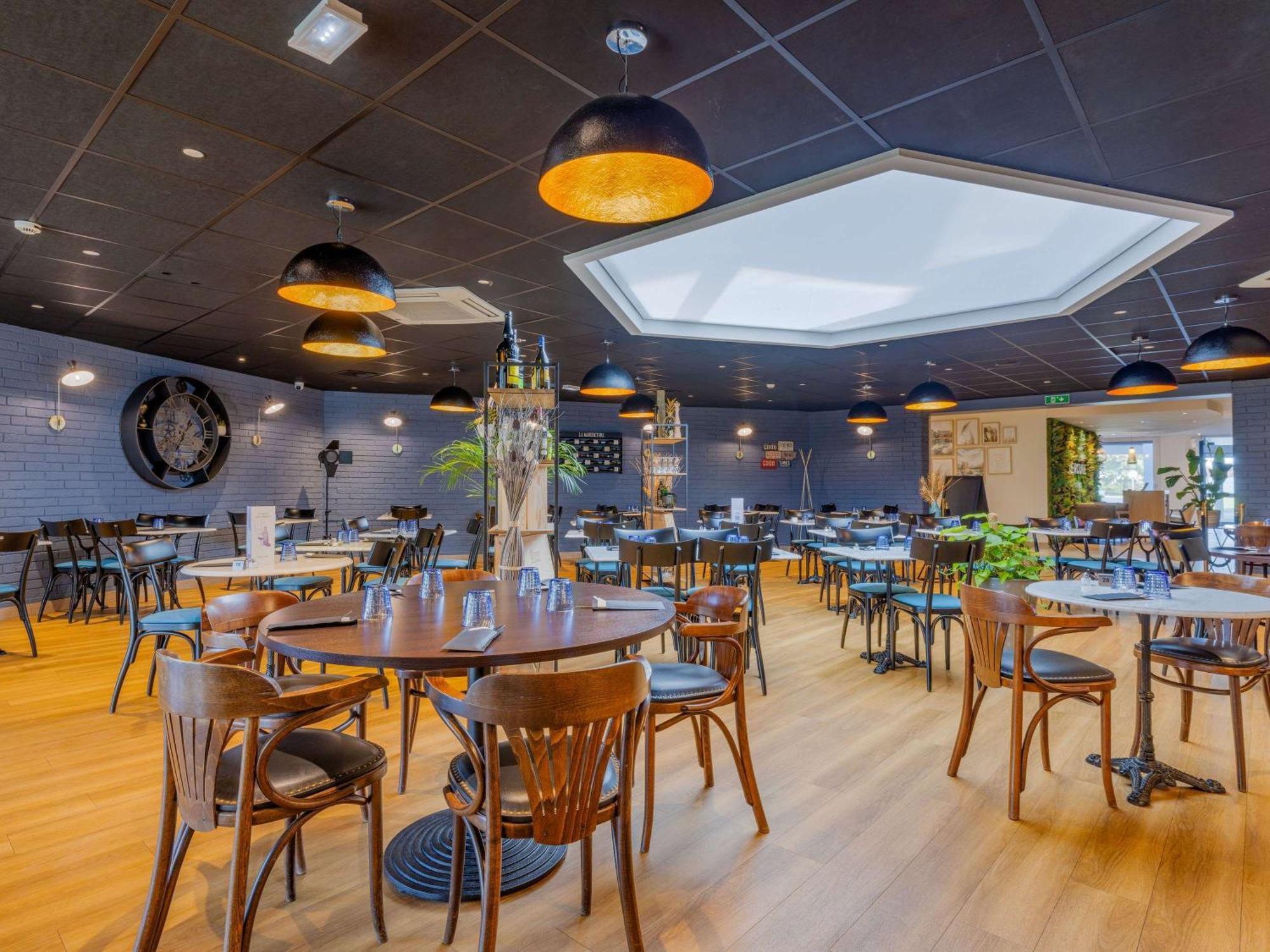 Mercure Lyon Est Вільфонтен Екстер'єр фото